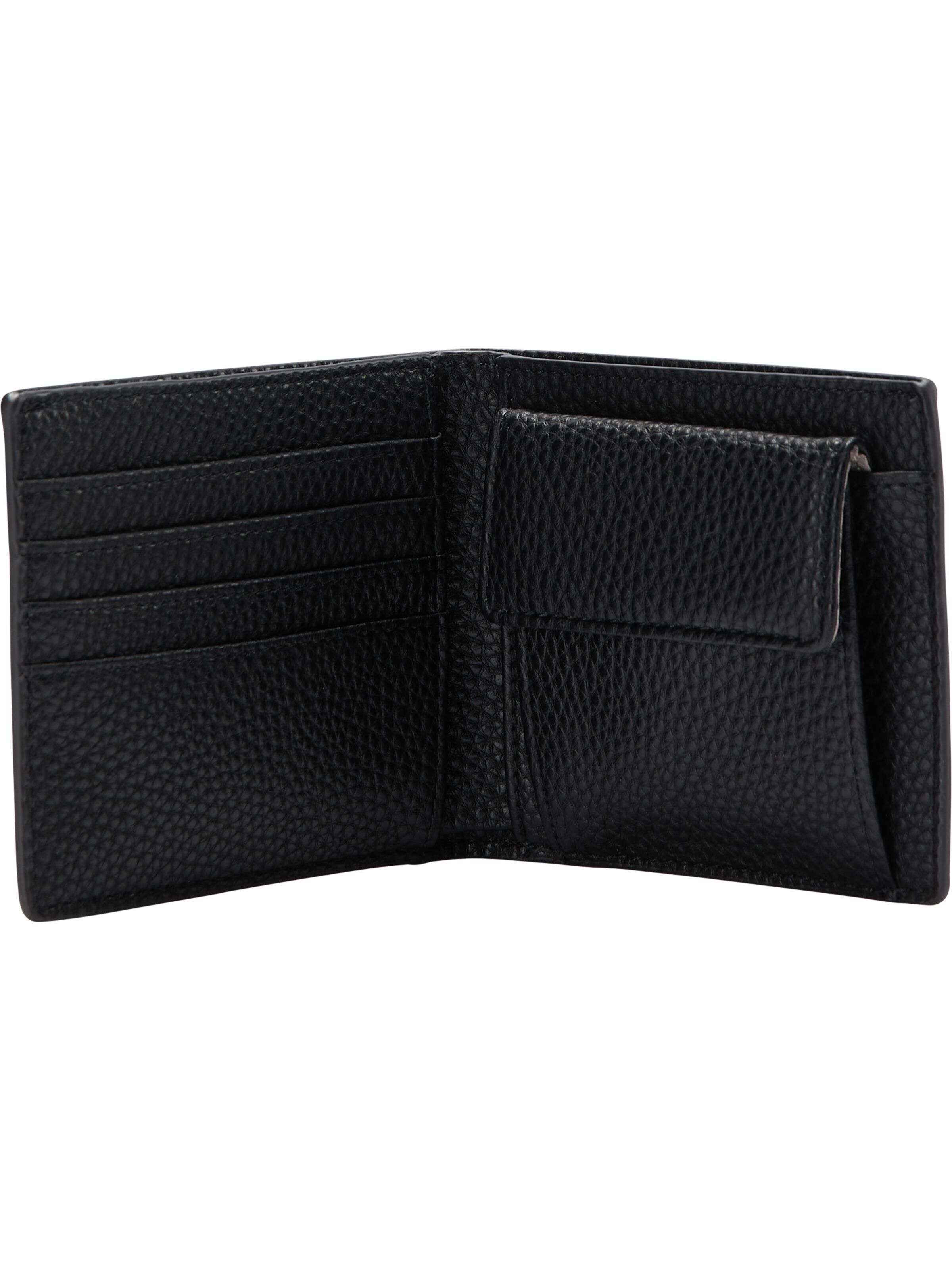  Flap wallet