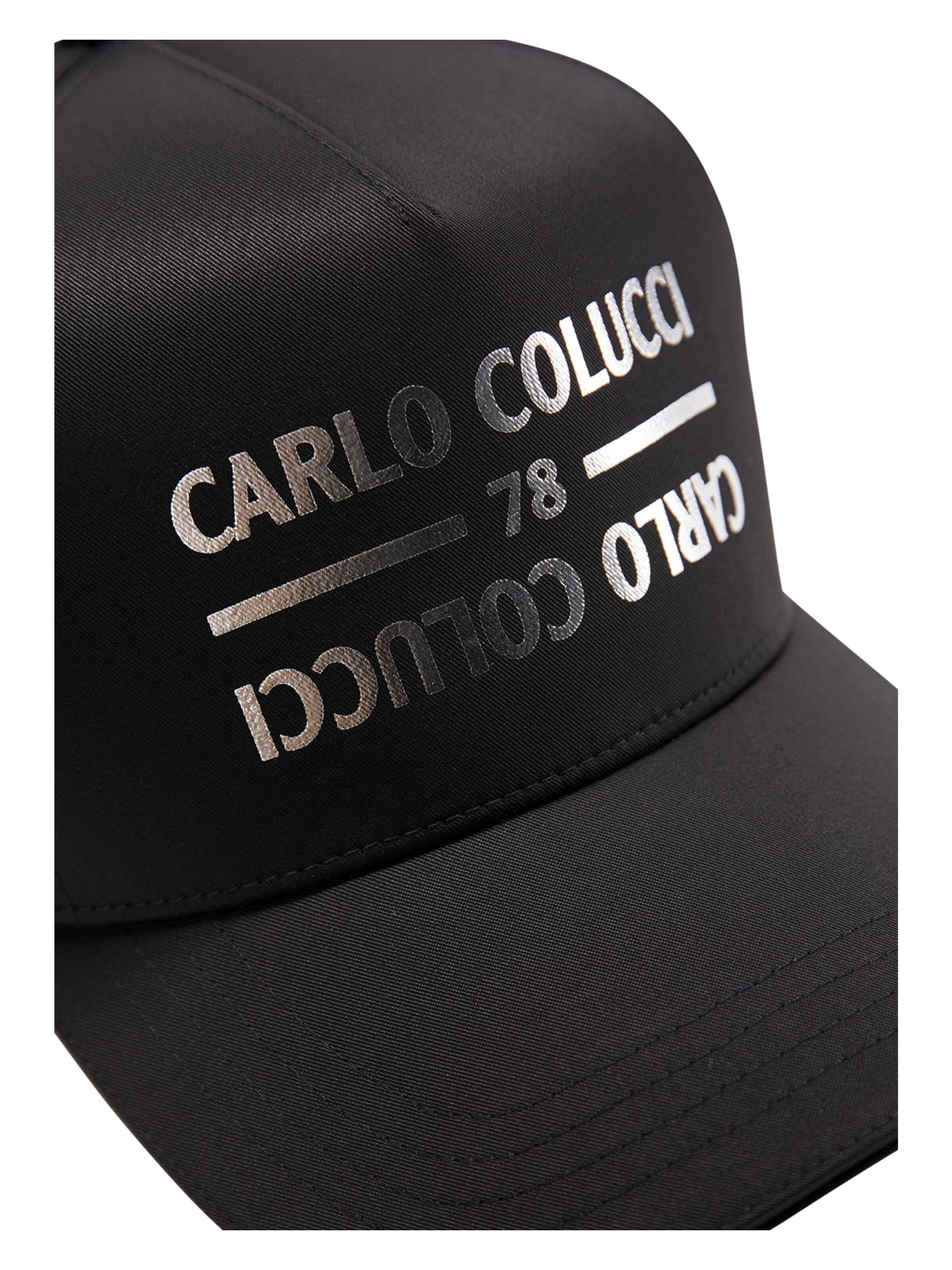 Basecap with silver foil