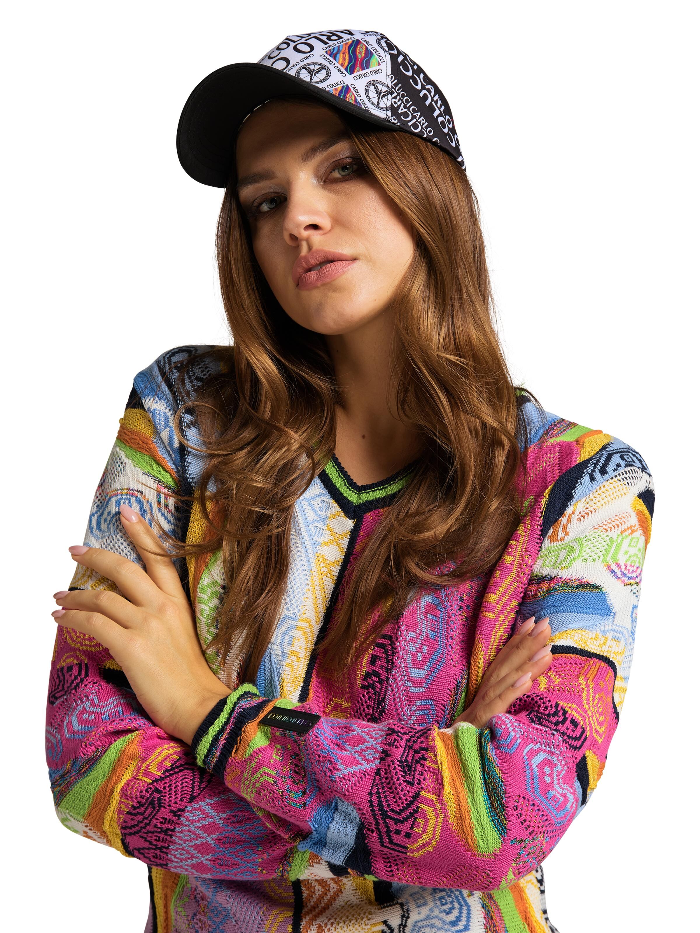 Unisex base cap with block lettering