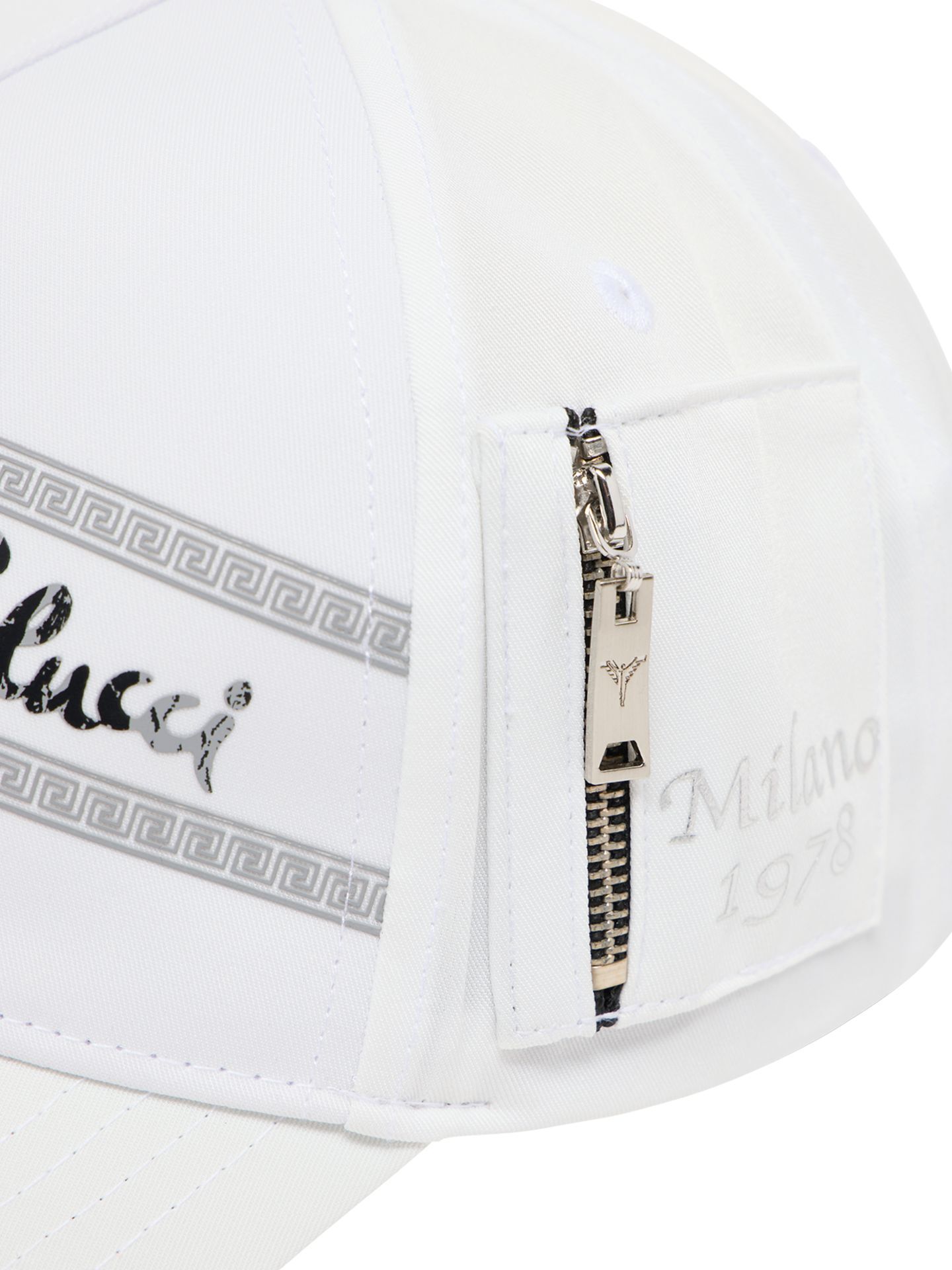  Unisex basecap with metal logo print