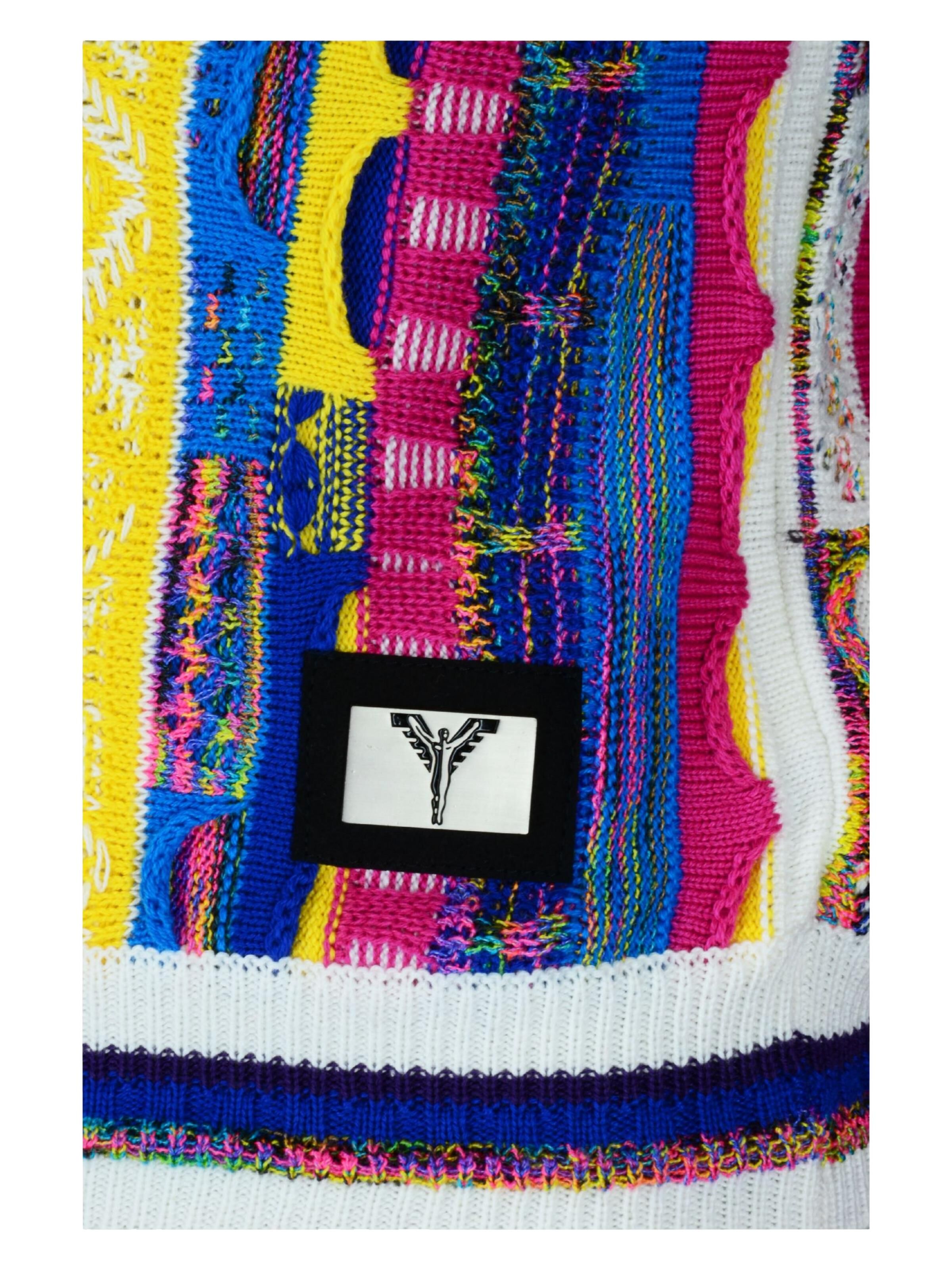 Allover girl sweater in trendy colors