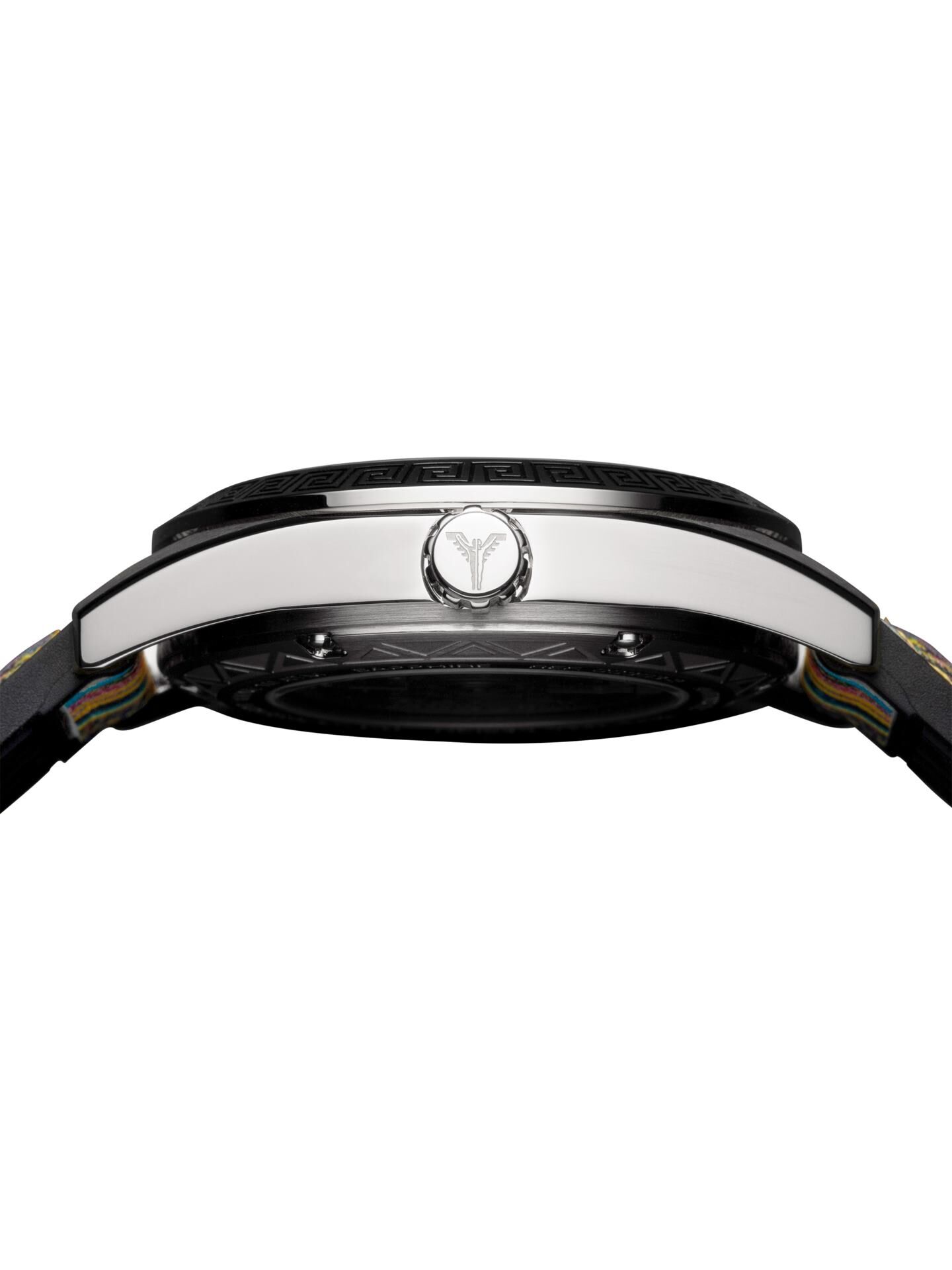  Round stainless steel watch with silicone strap