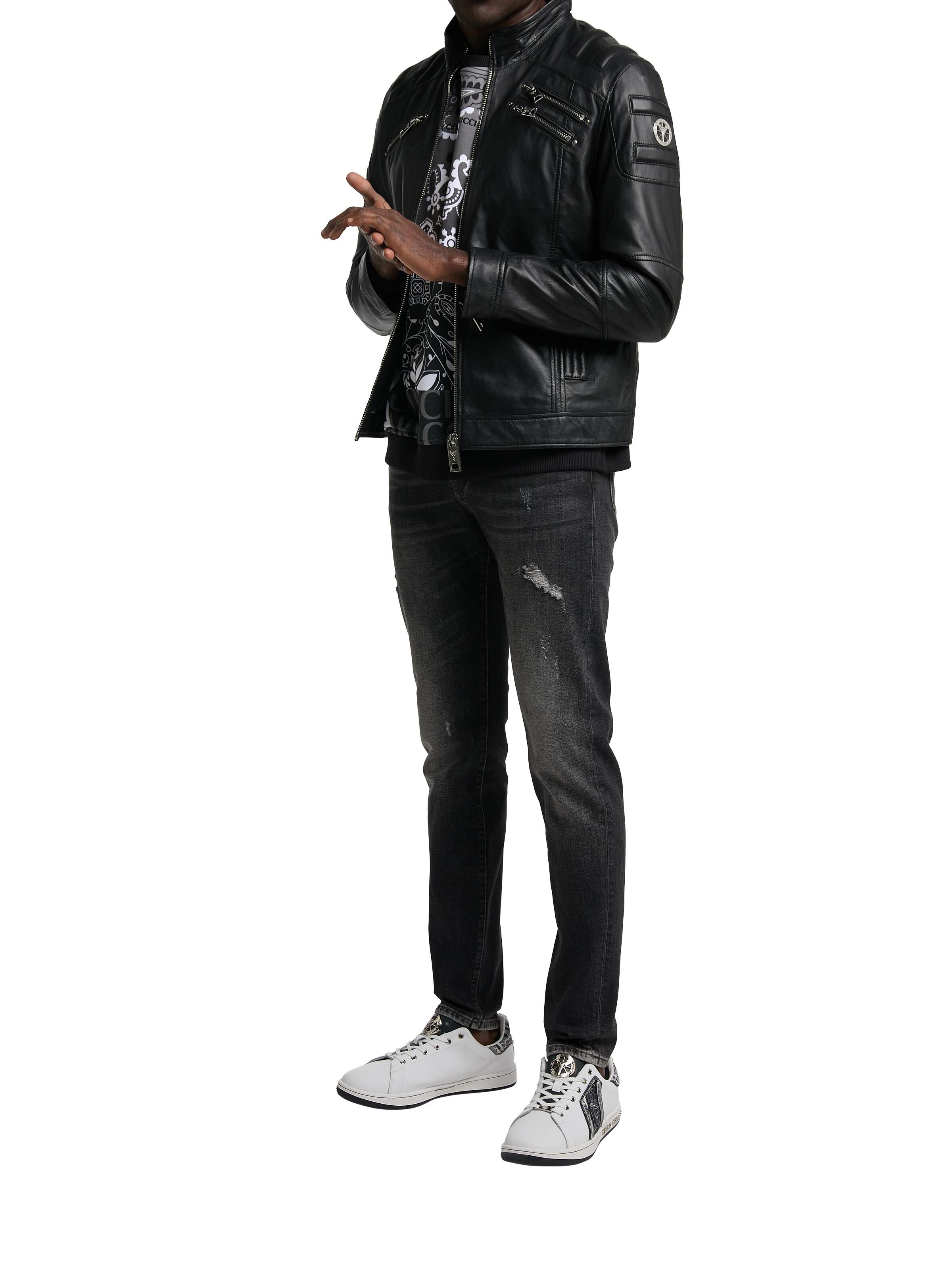 Lederjacke im Bikerstil