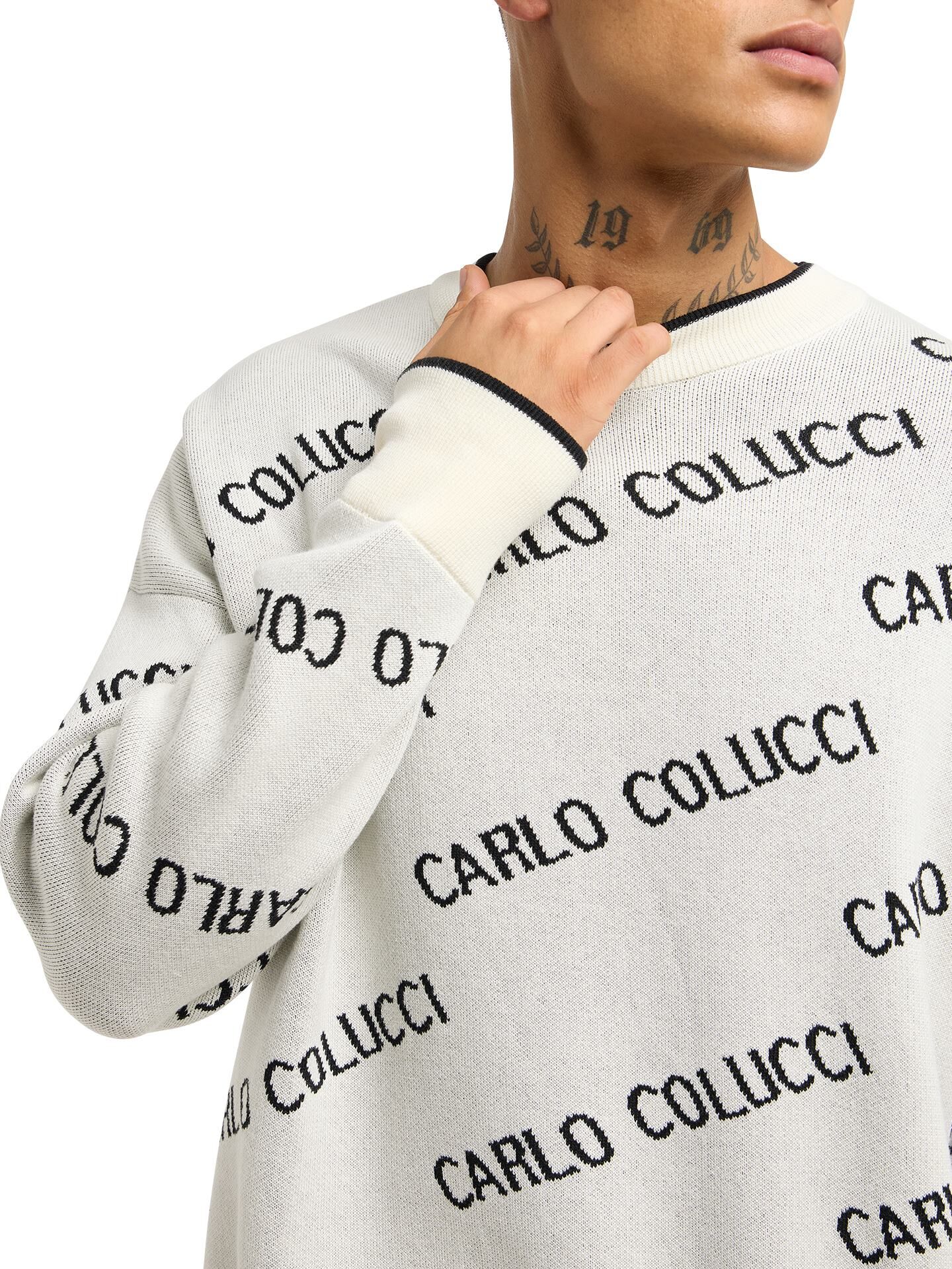 Oversize knit sweater