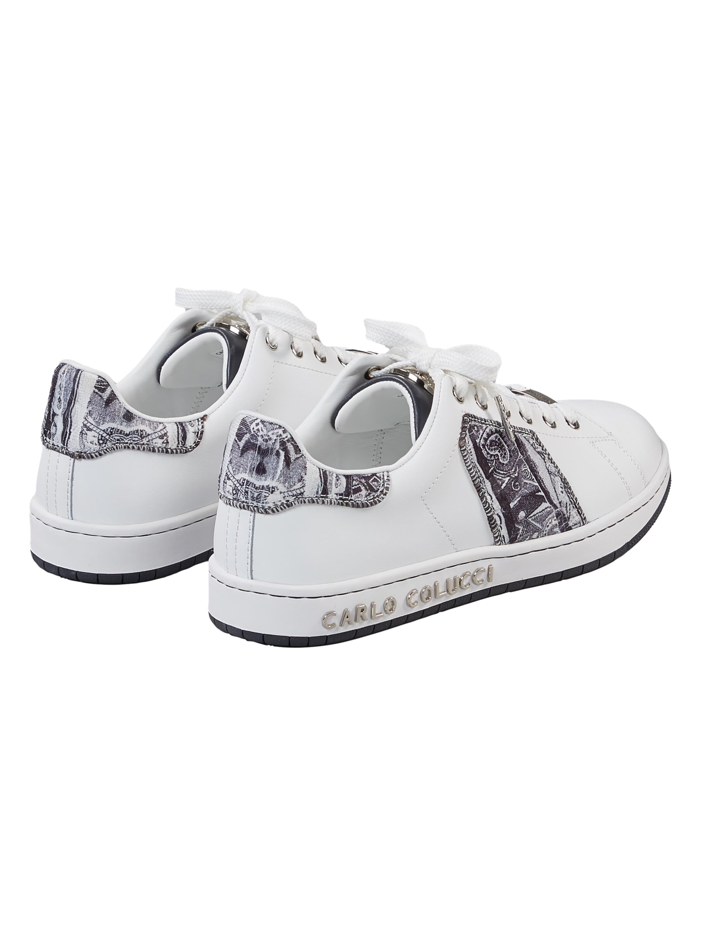 Knitted sneaker