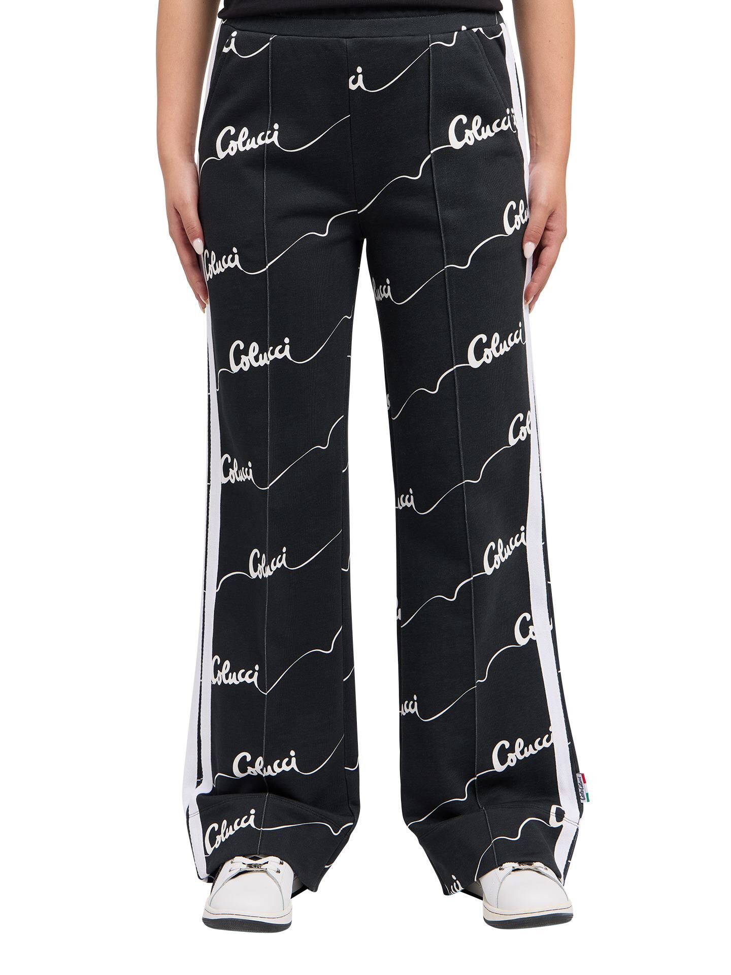 Sweat pants with wide leg