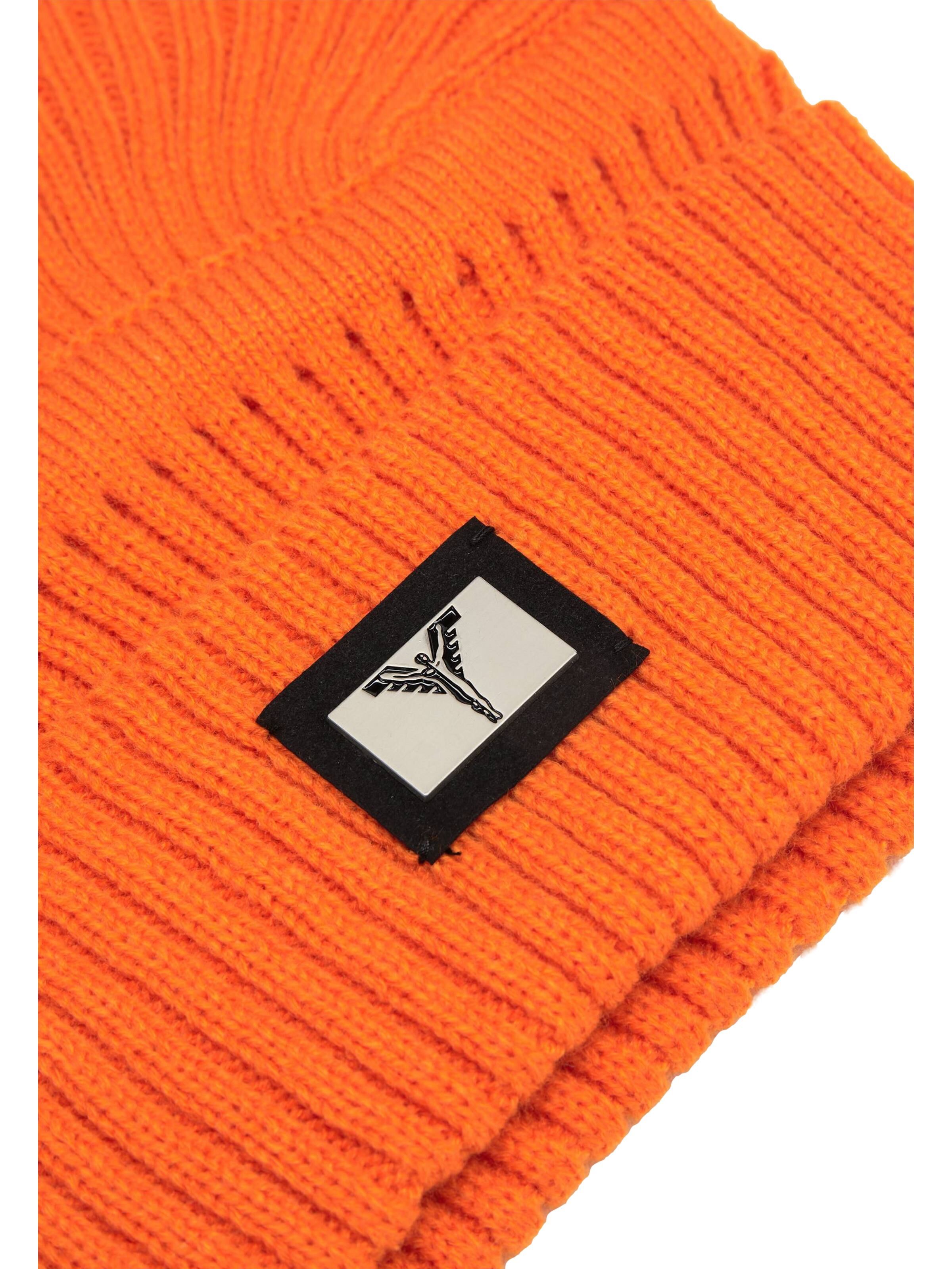 Plain knitted beanie
