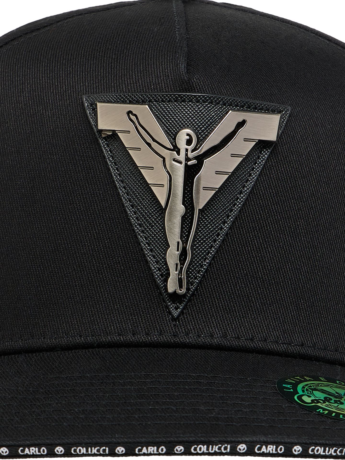 Unisex snapback cap with metal icarus