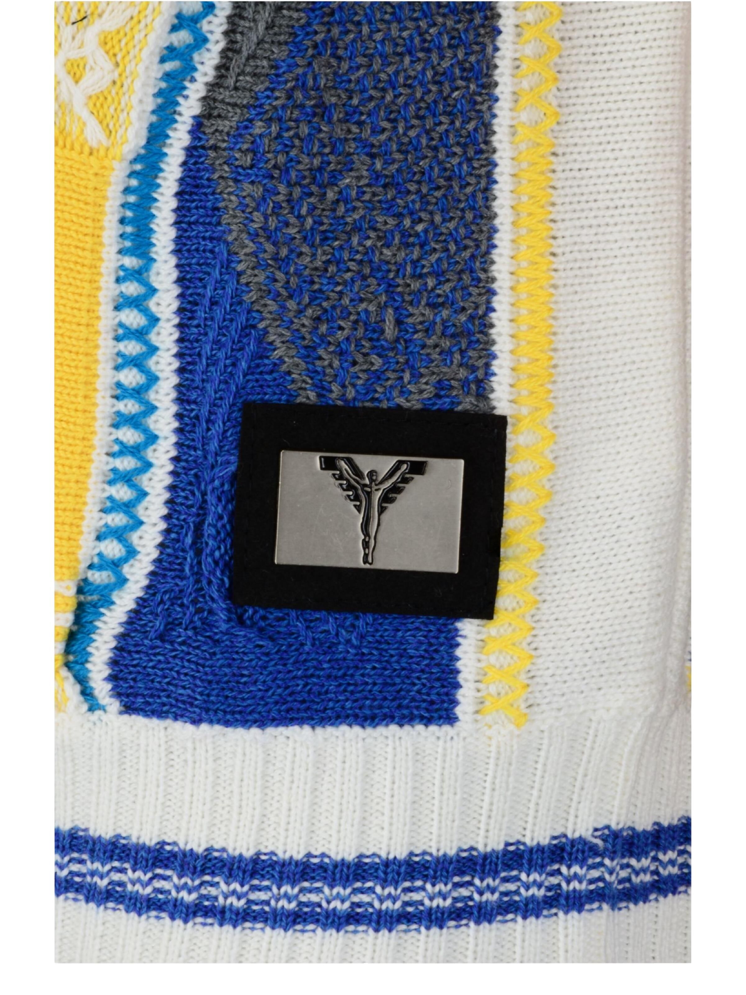  Colorful sweater for kids