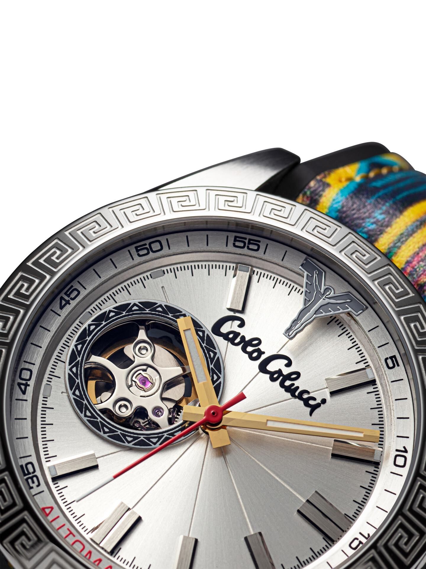  Round stainless steel watch with silicone strap