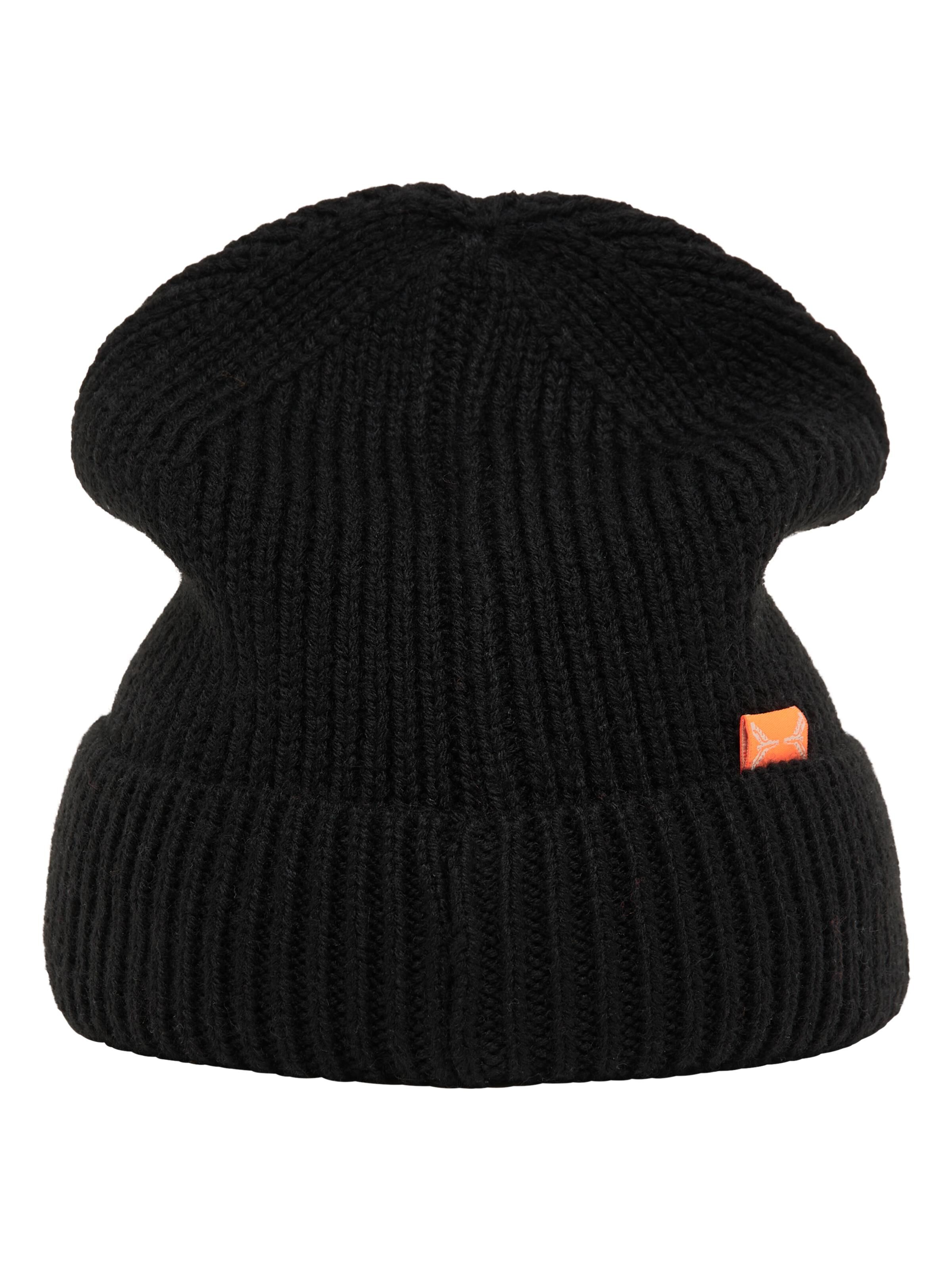 Knitted beanie with leather badge | Black | OS | CC-C1609-20-OS