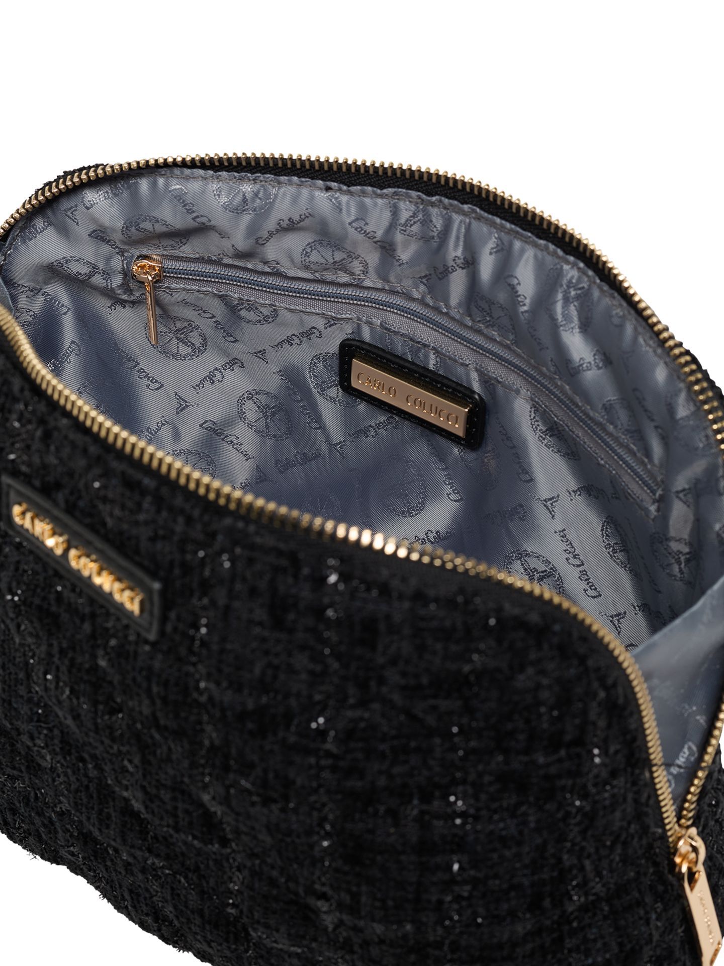 Woman's cosmetic bag