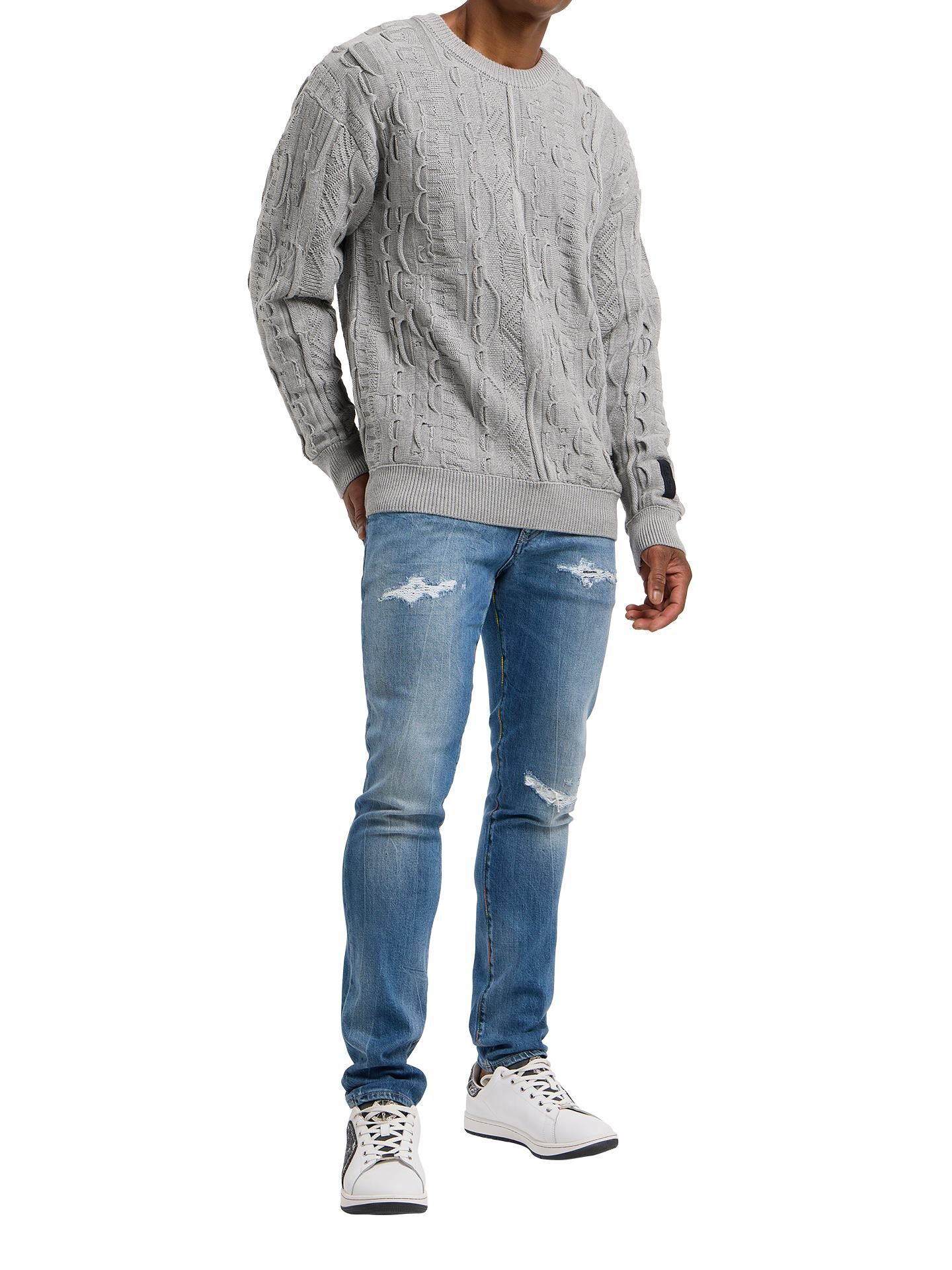 Strickpullover mit Stickerei