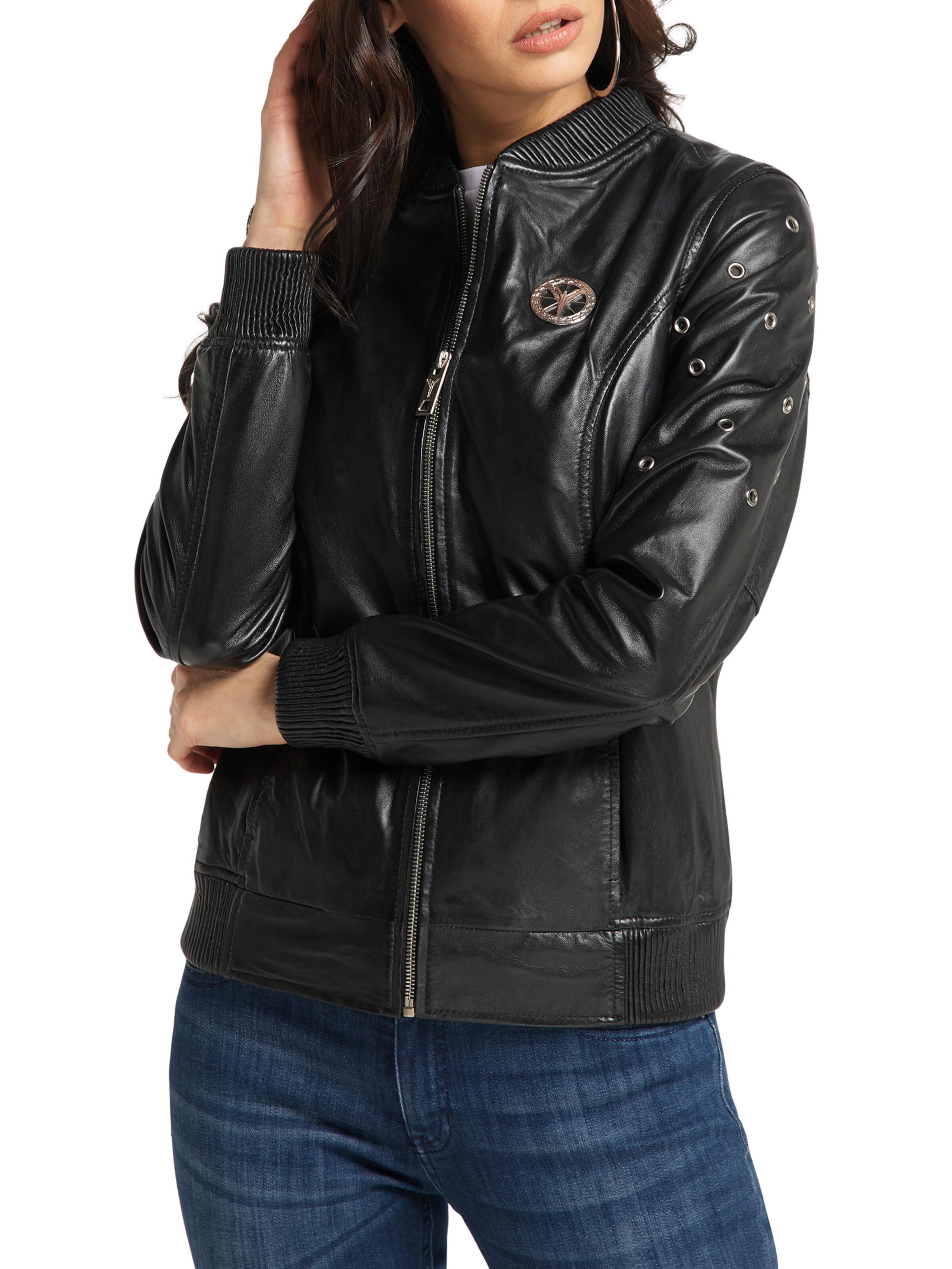 Ladies leatherjacket with rivets