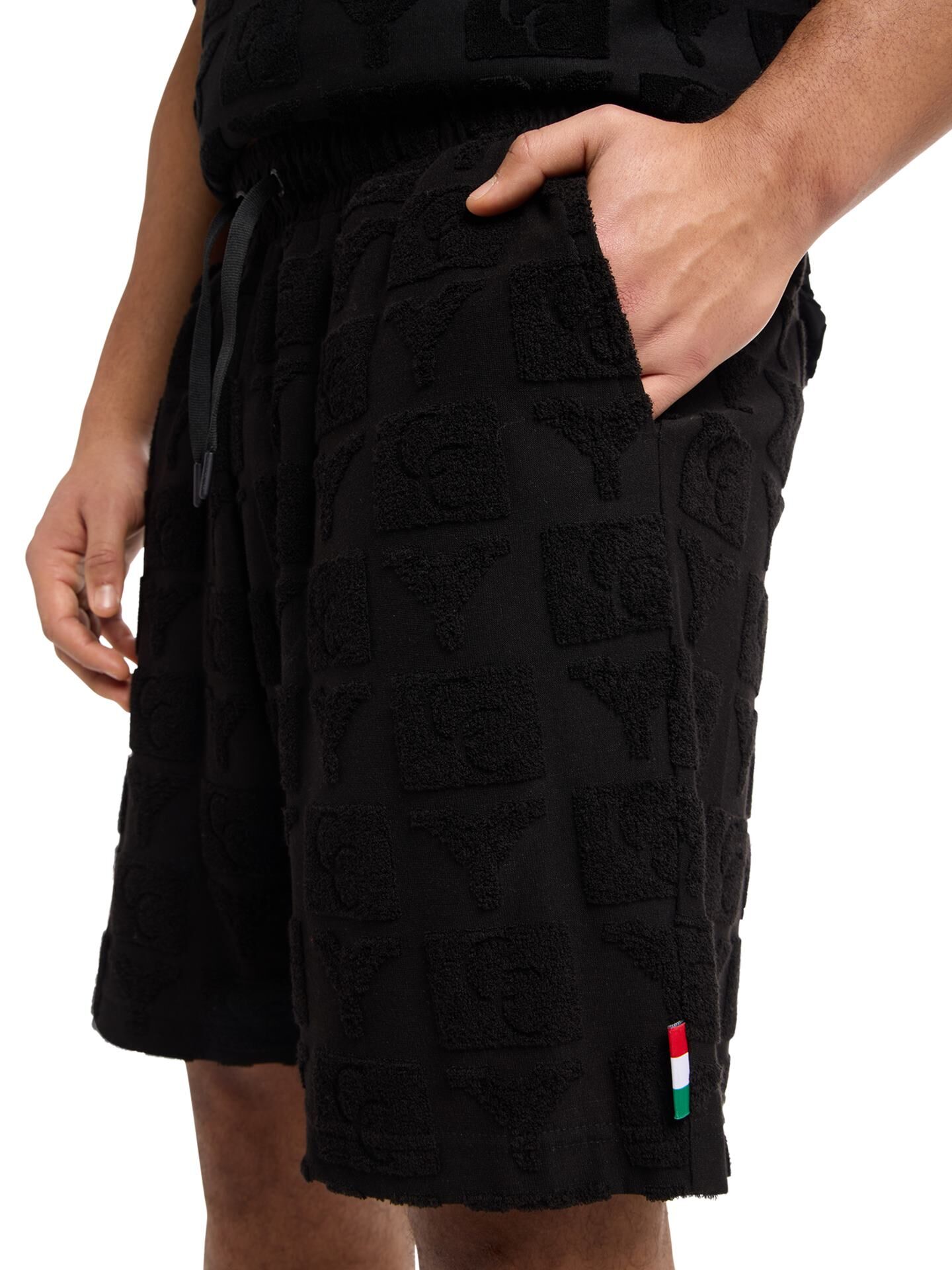 Oversize Short mit Frotteeinsätzen