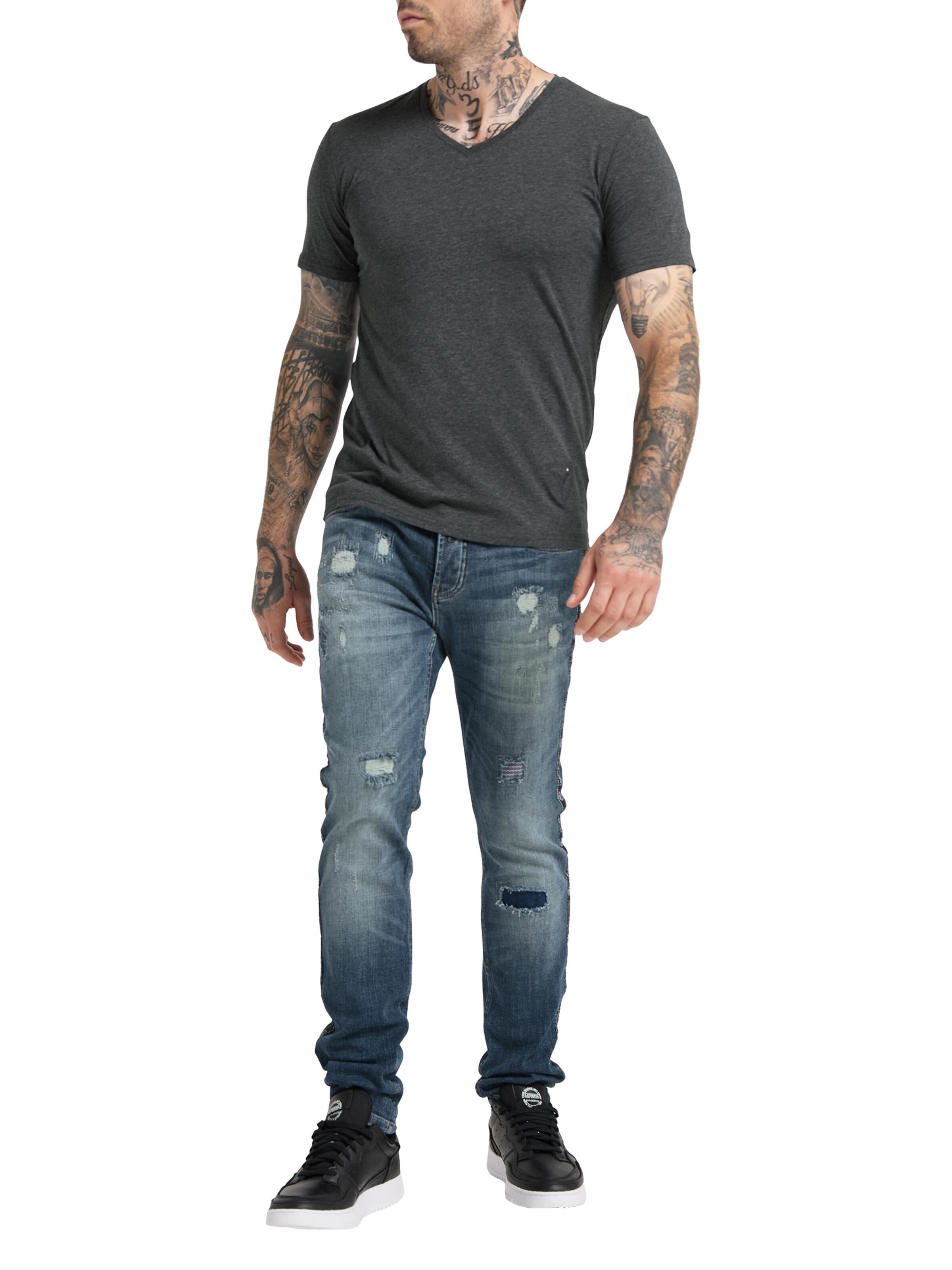 V-neck T-Shirt mit aufwendiger Stickerei
