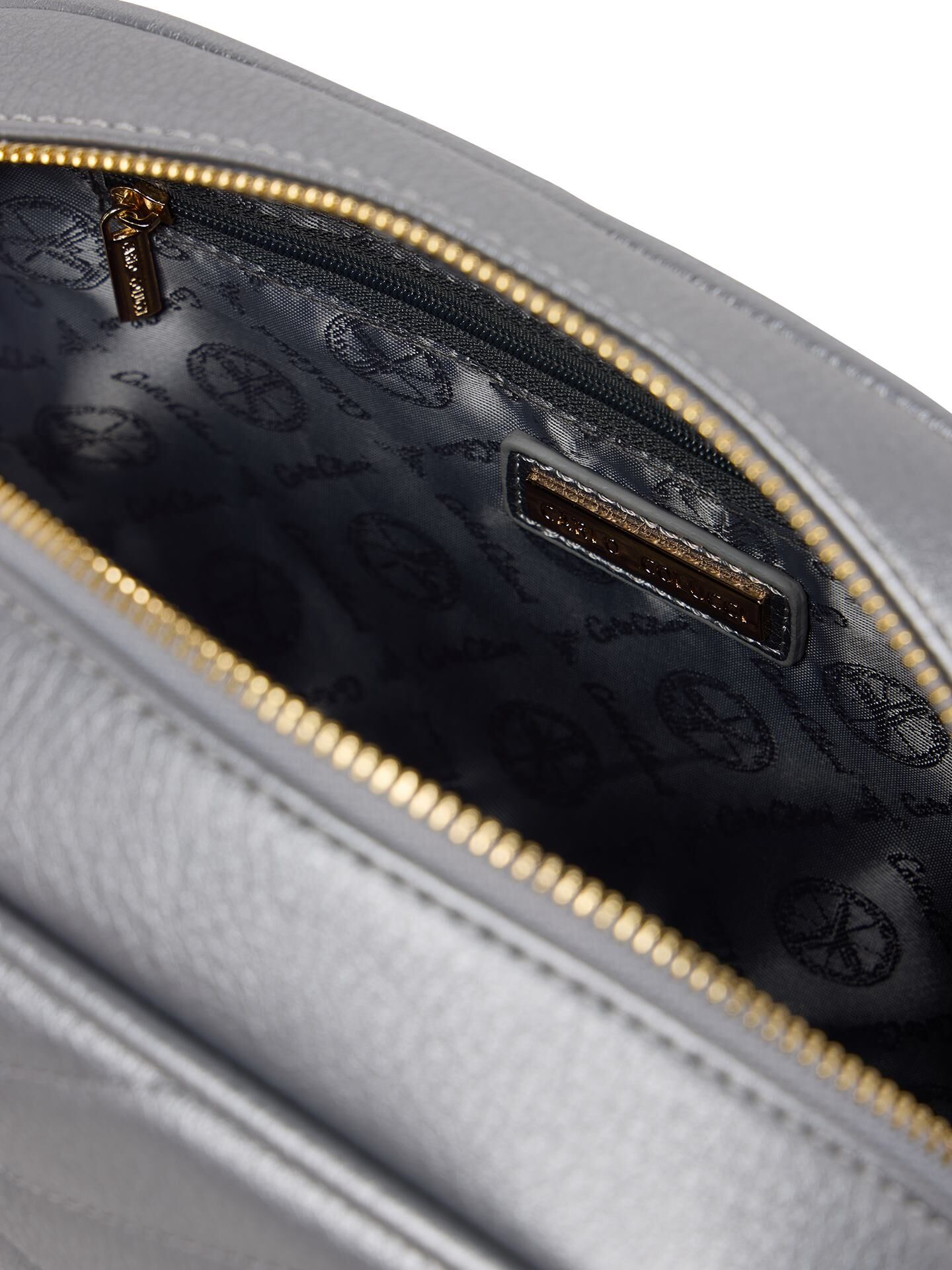 Quilted toiletry bag