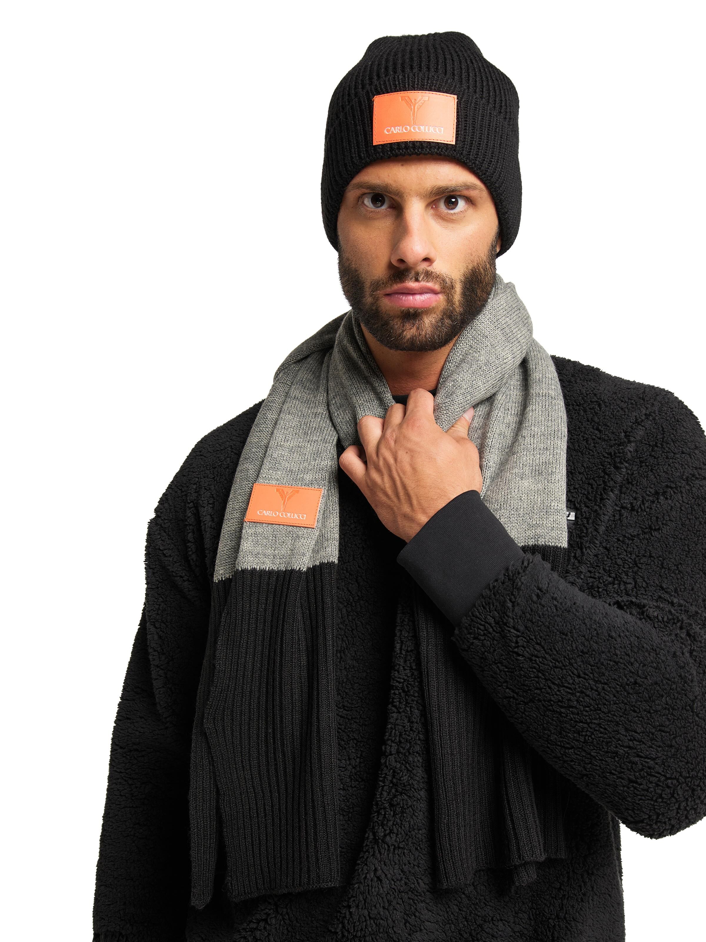 Strickschal mit Lederpatch