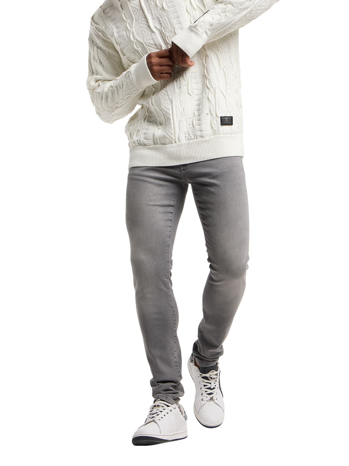 Strickpullover mit Stickerei