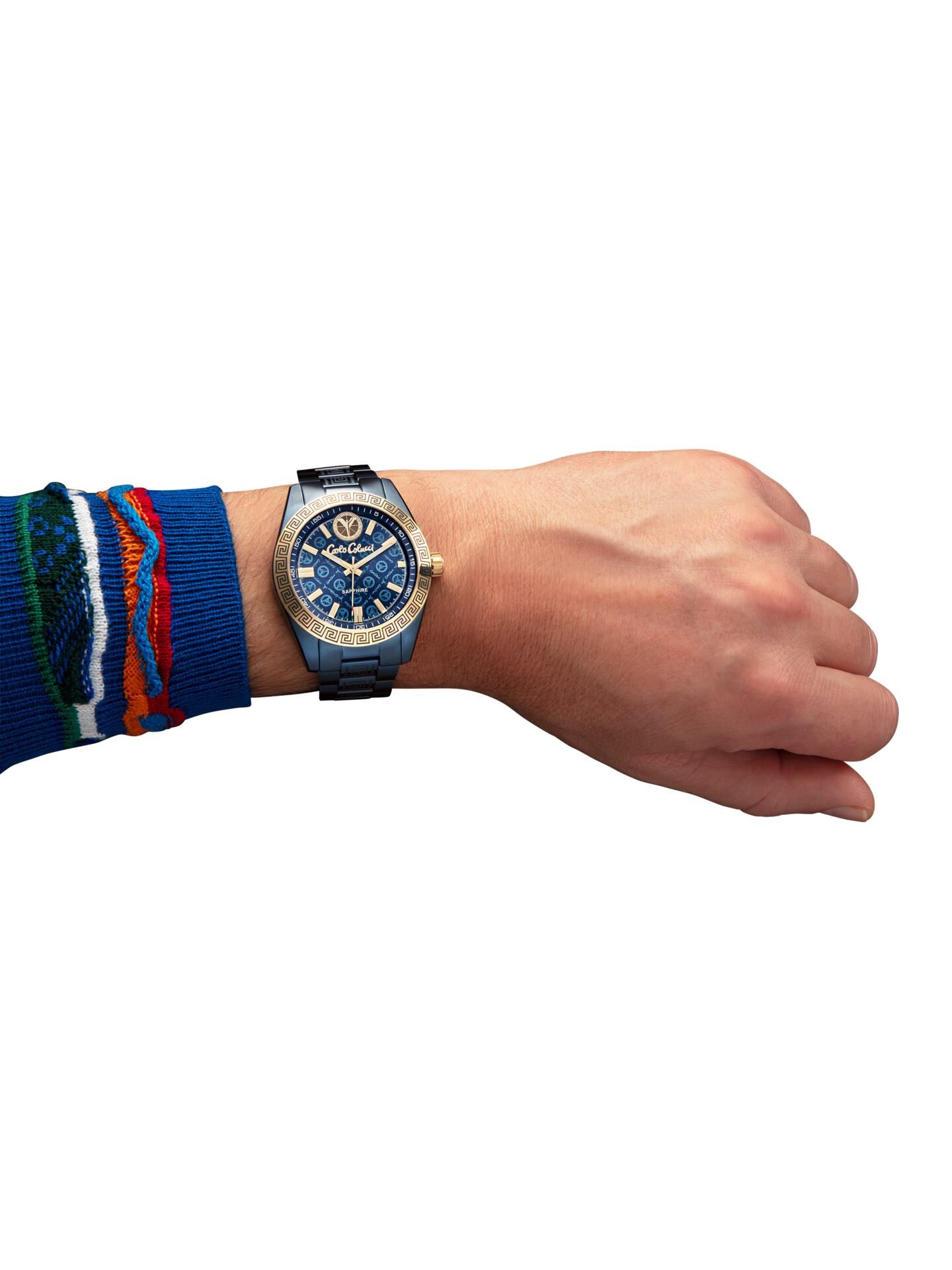  Round stainless steel watch