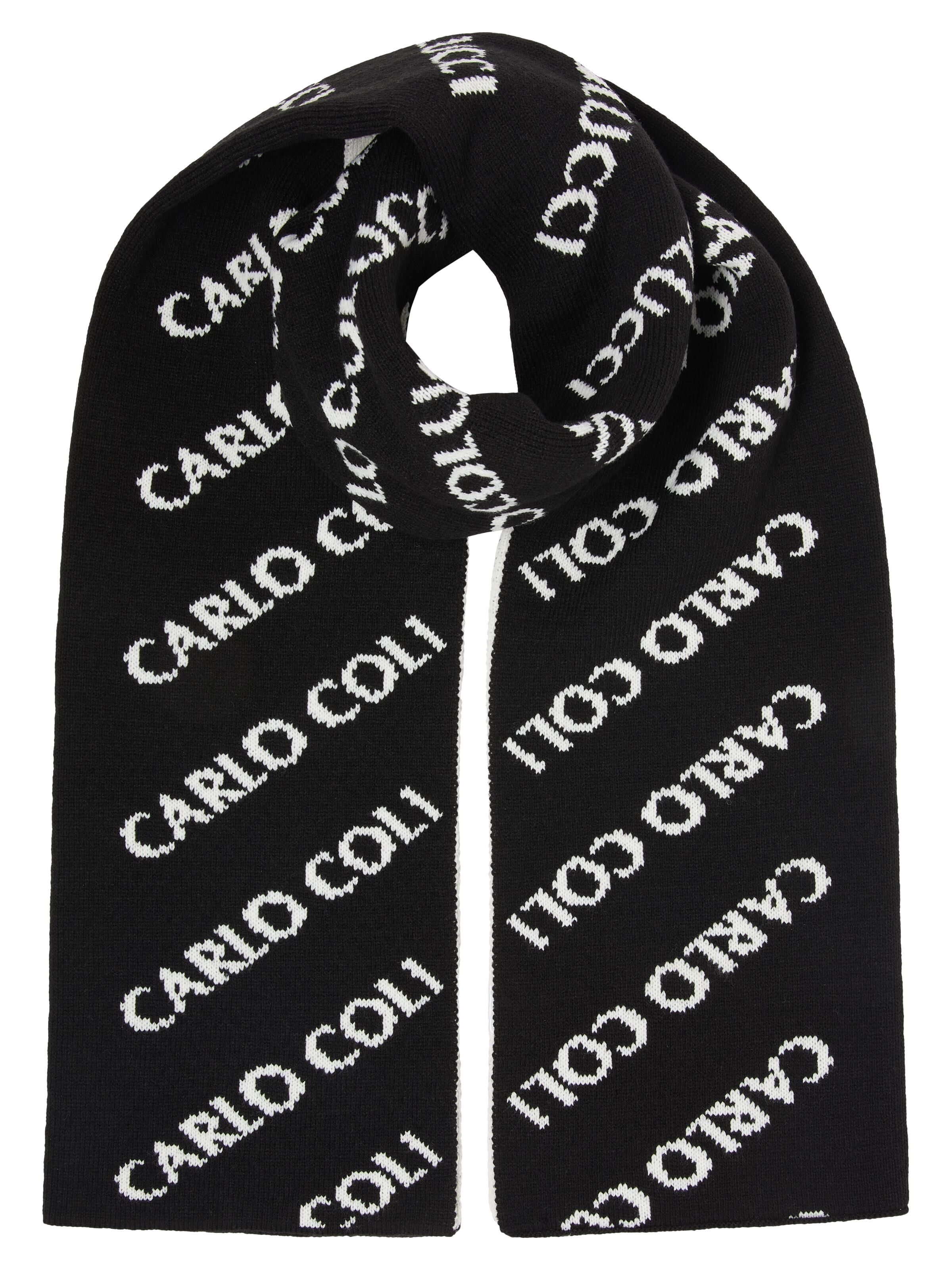 Knitting scarf