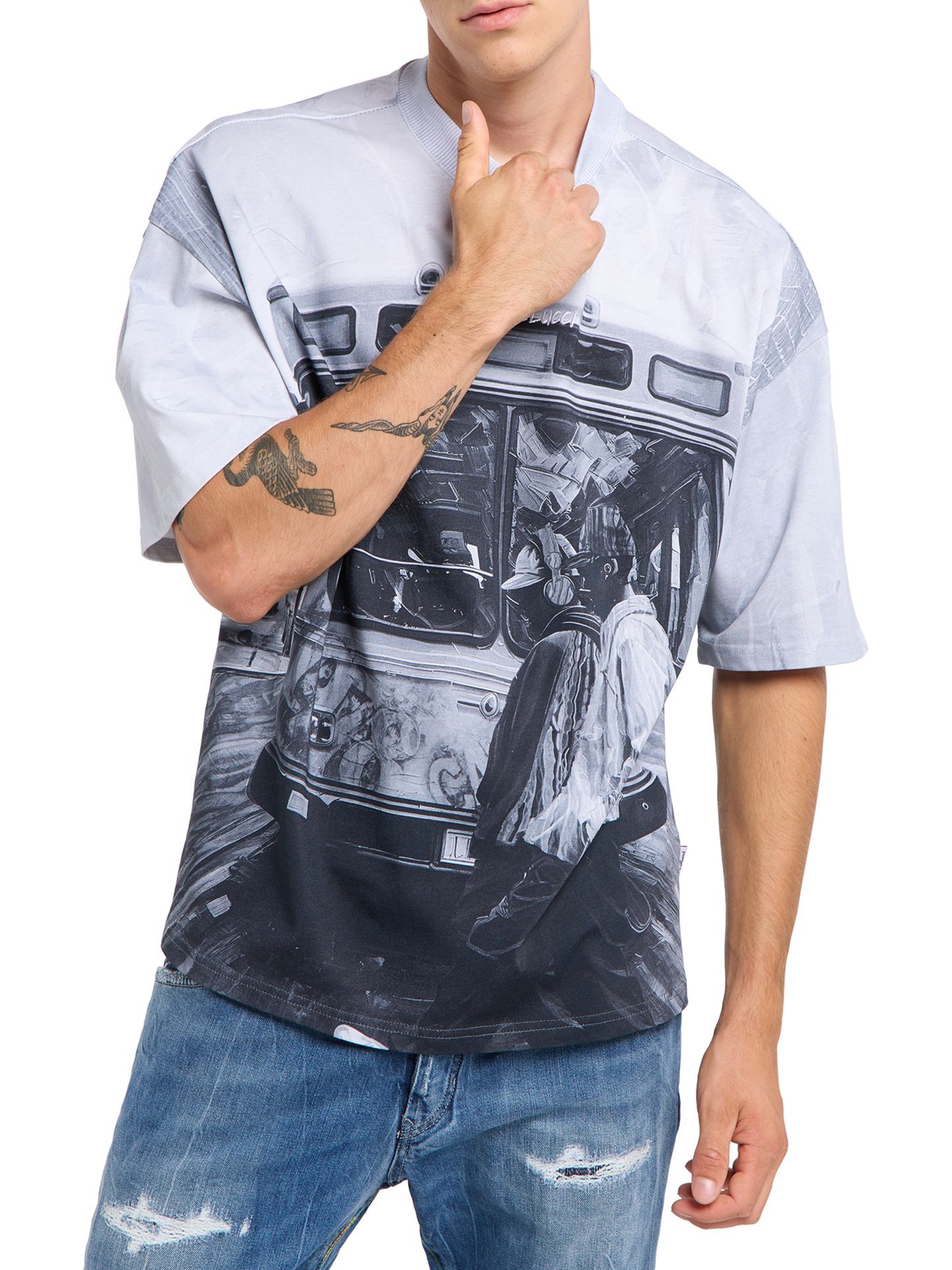 Oversize T-Shirt - Impression of Carlo